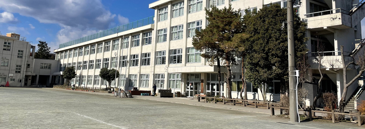 学校の外観1