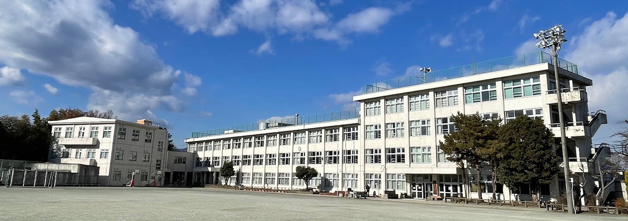 学校の外観2